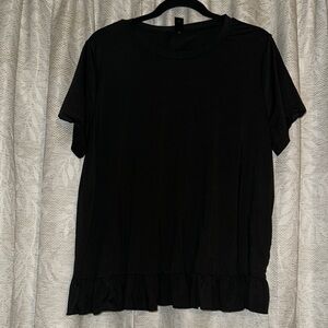 4/$15 Classic Black Women's Top with ruffle bottom (fits Sz xl)